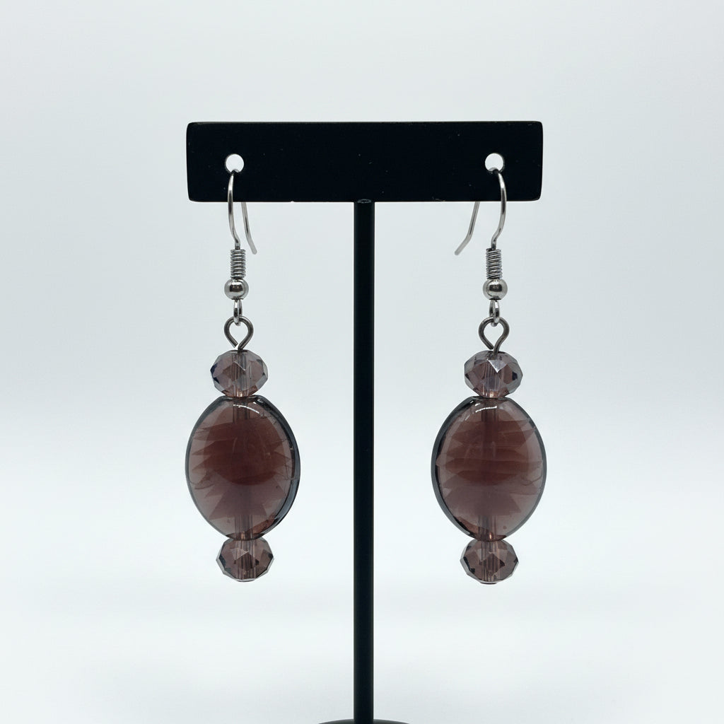Pair of earrings with purple glass beads 