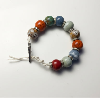 Beaded bracelet clip with multicolored beads 